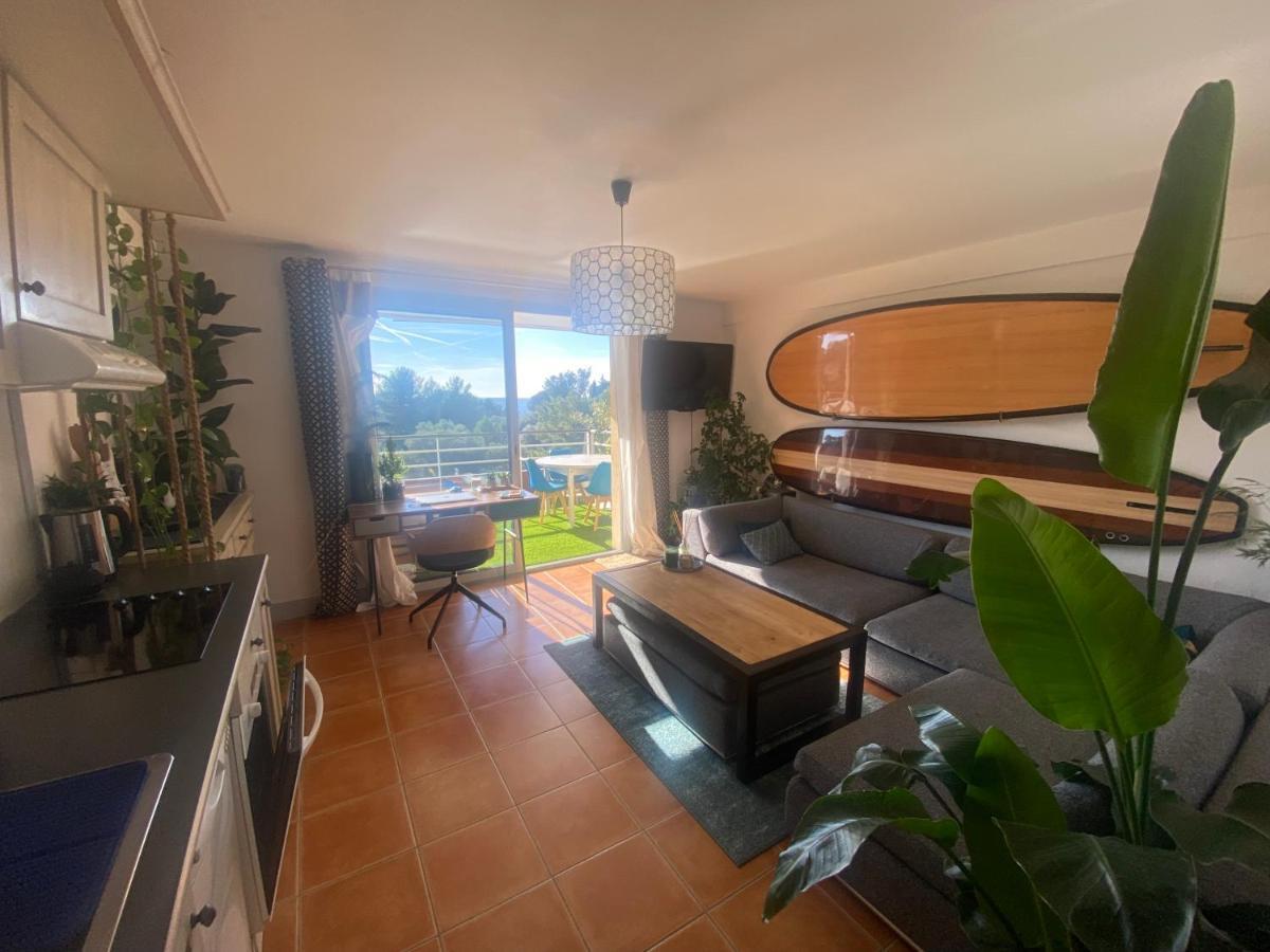 Weekends & Vacances La Ciotat Apartment ภายนอก รูปภาพ