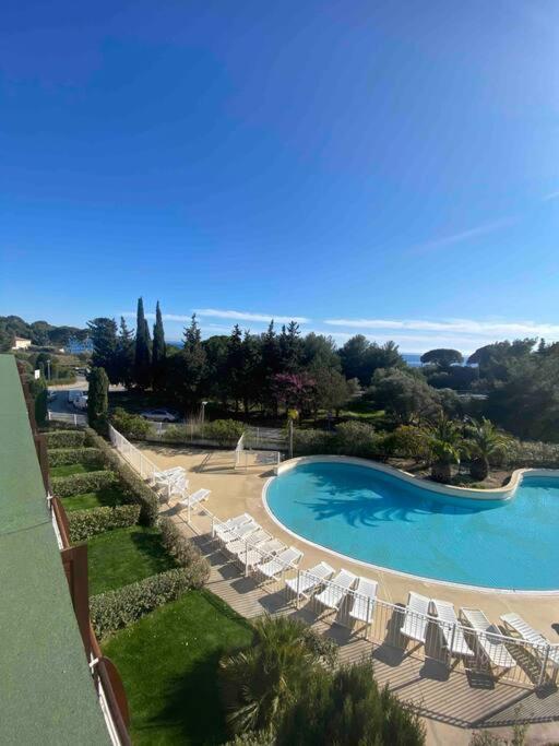 Weekends & Vacances La Ciotat Apartment ภายนอก รูปภาพ